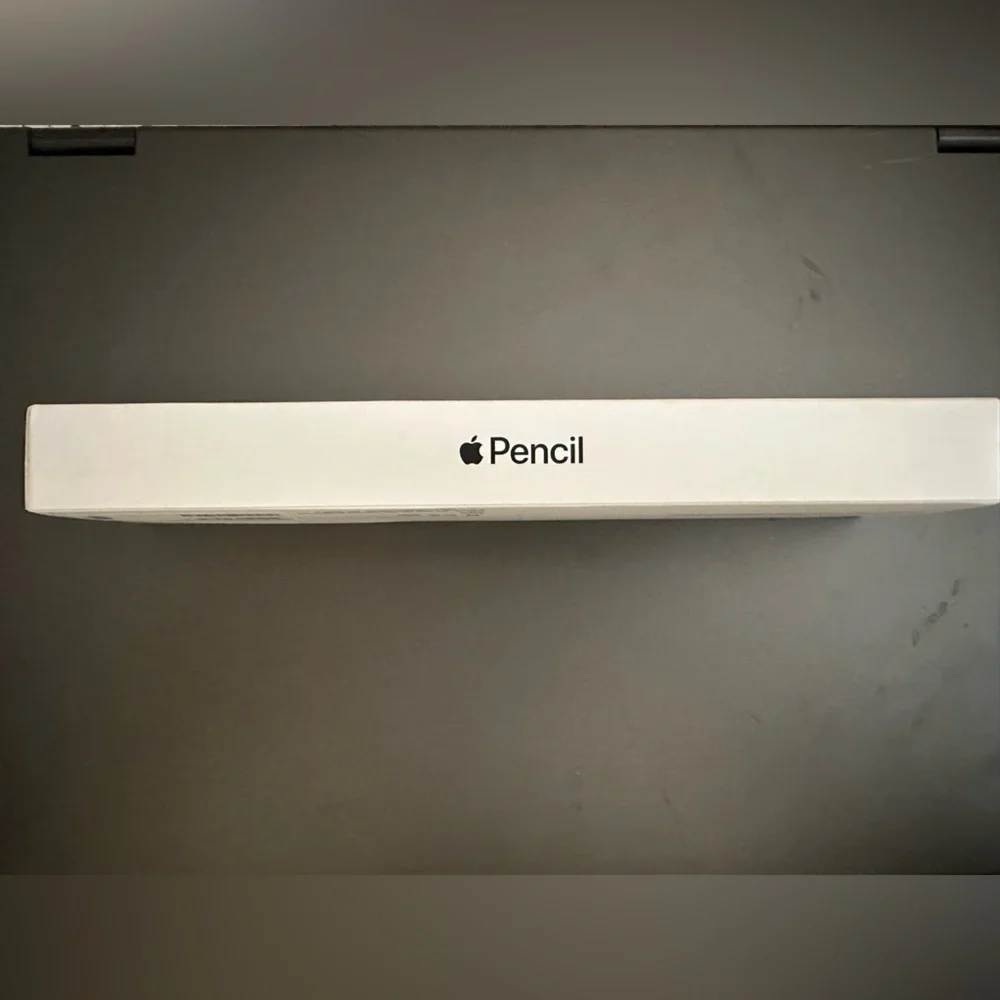 Apple Pencil (1st Generation) - Includes USB-C to Pencil Adapter